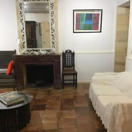 Konukevi Chateau Haut-sarpe *