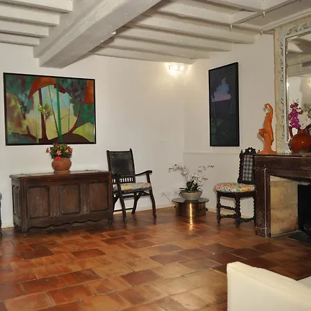 Chateau Haut-sarpe Konukevi *