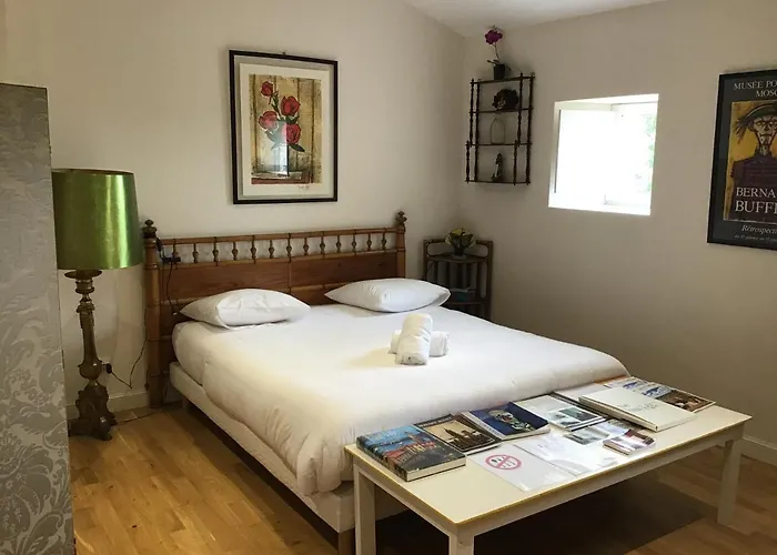 בית הארחה Chateau Haut-sarpe *