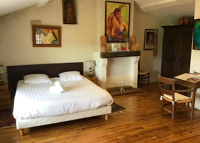 Chateau Haut-sarpe בית הארחה *