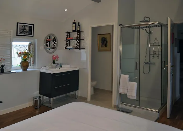 בית הארחה Chateau Haut-sarpe Saint-Christophe-des-Bardes